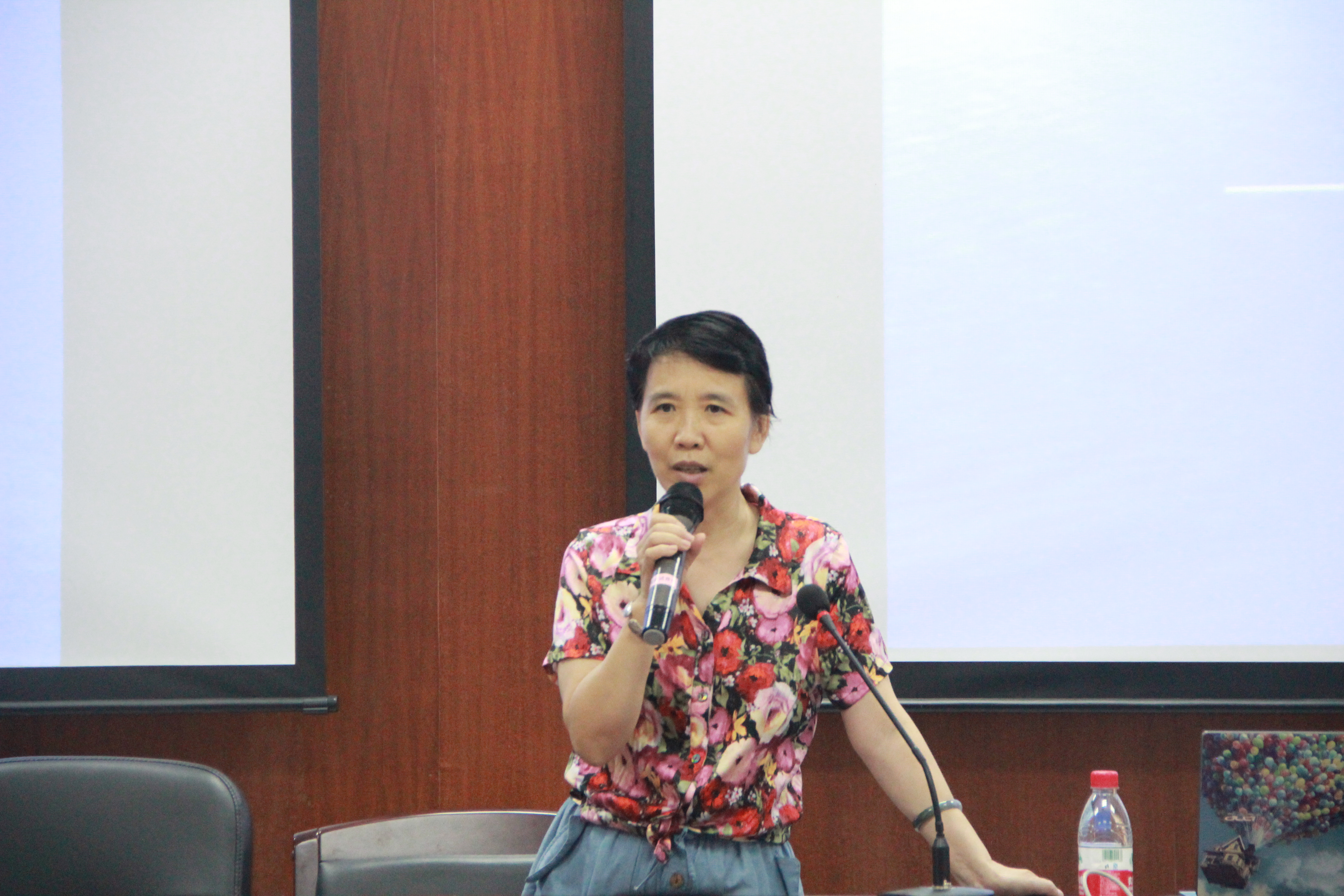 兽医学院：关爱女大学新生心理健康