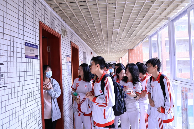 广州中学师生来我院开展校园参访活动