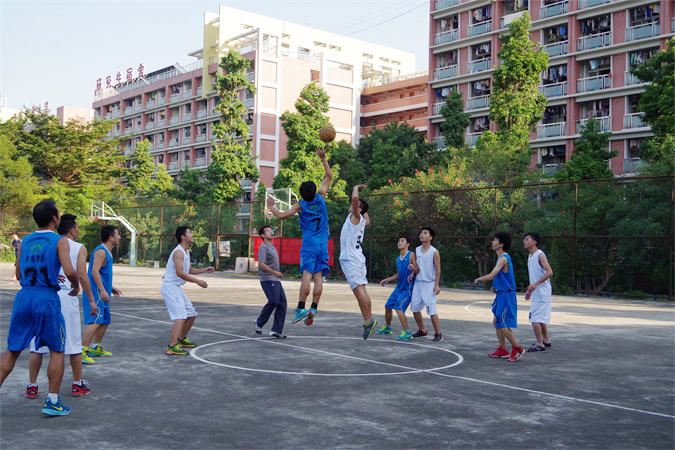 2015级兽医学院研究生“新生杯”篮球赛圆满落幕