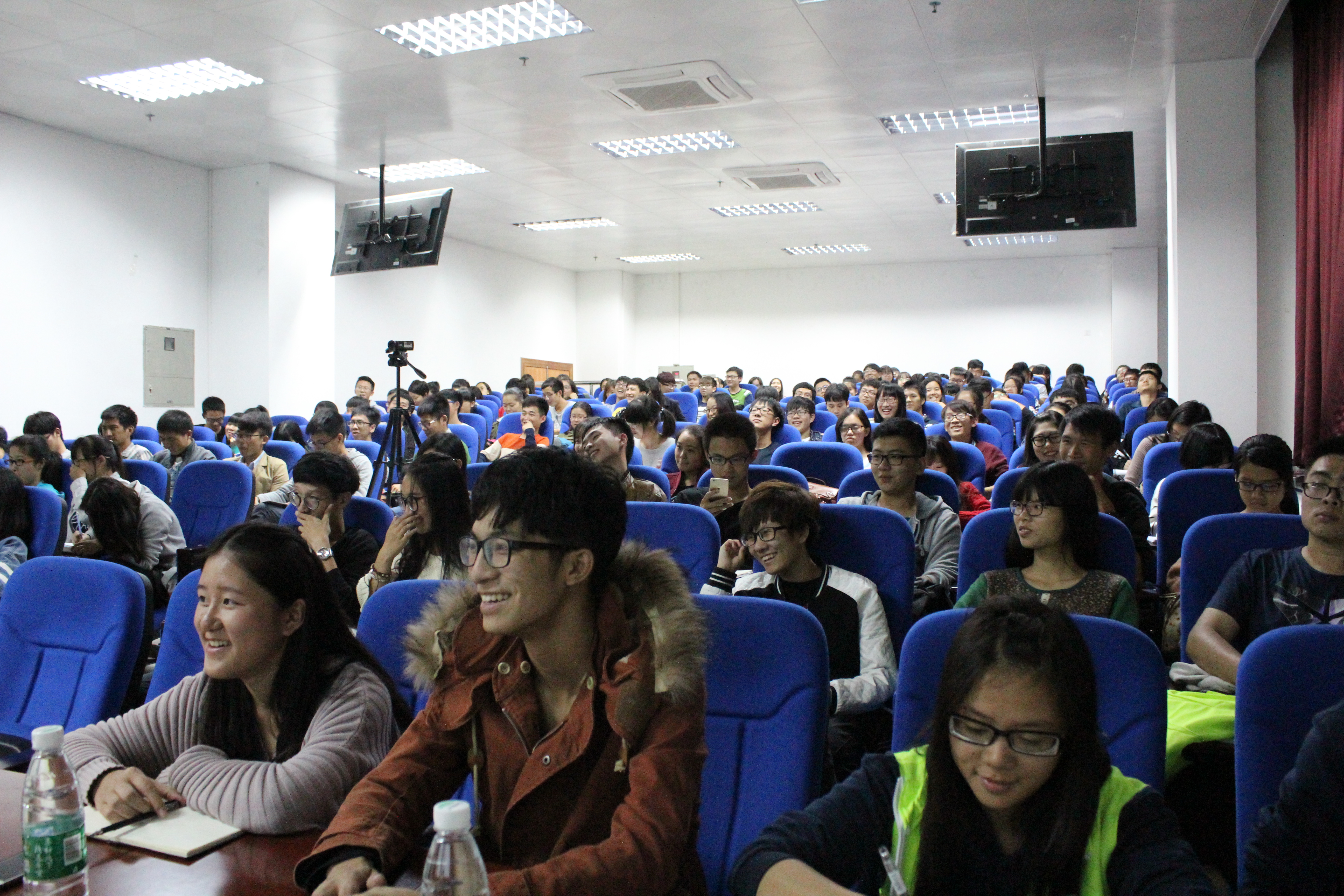 学习礼仪，迈向十全十美——兽医学院礼仪培训顺利举行