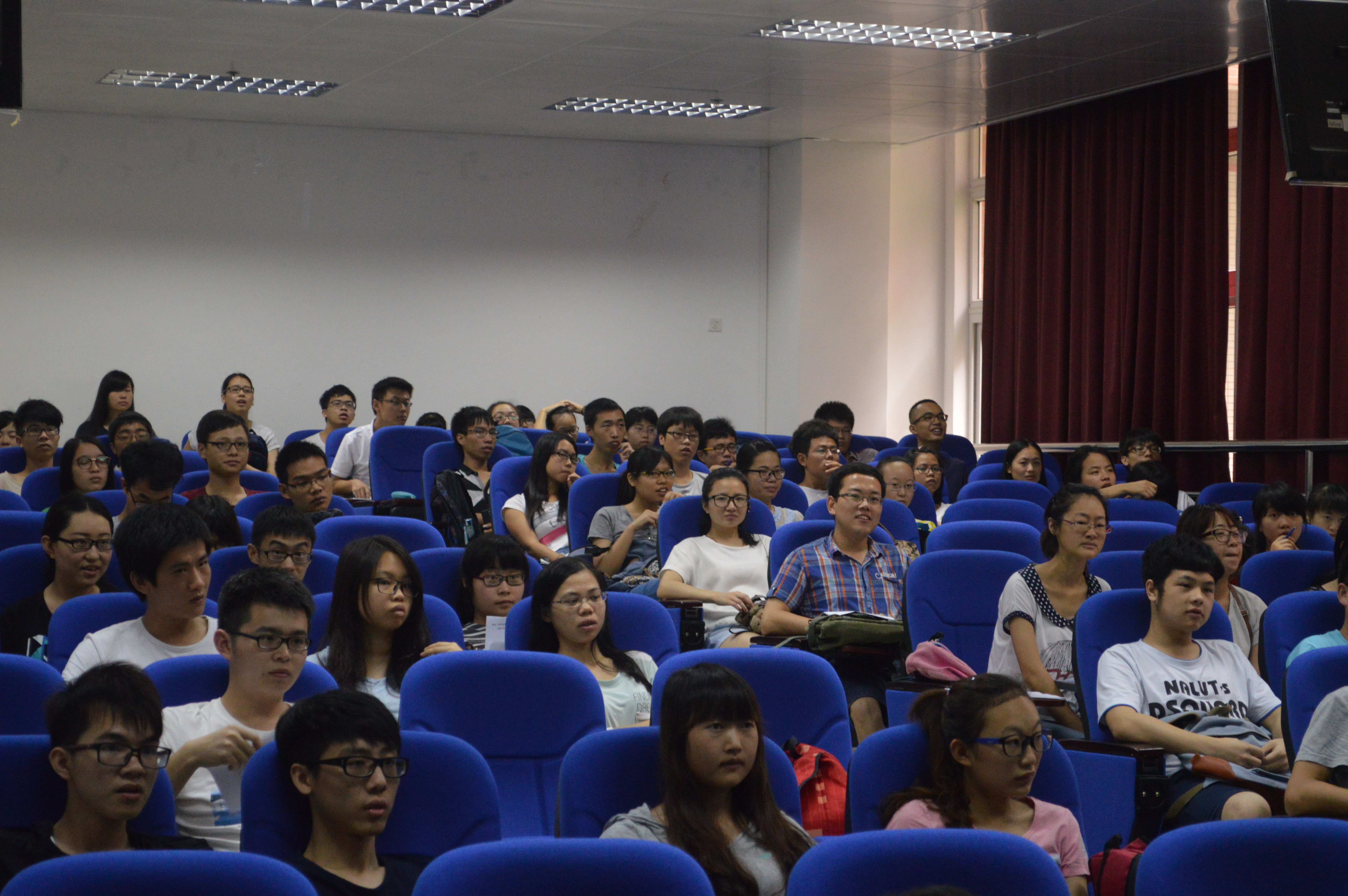 兽医学院2015年度校级大学生创新创业训练计划项目立项答辩会顺利结束